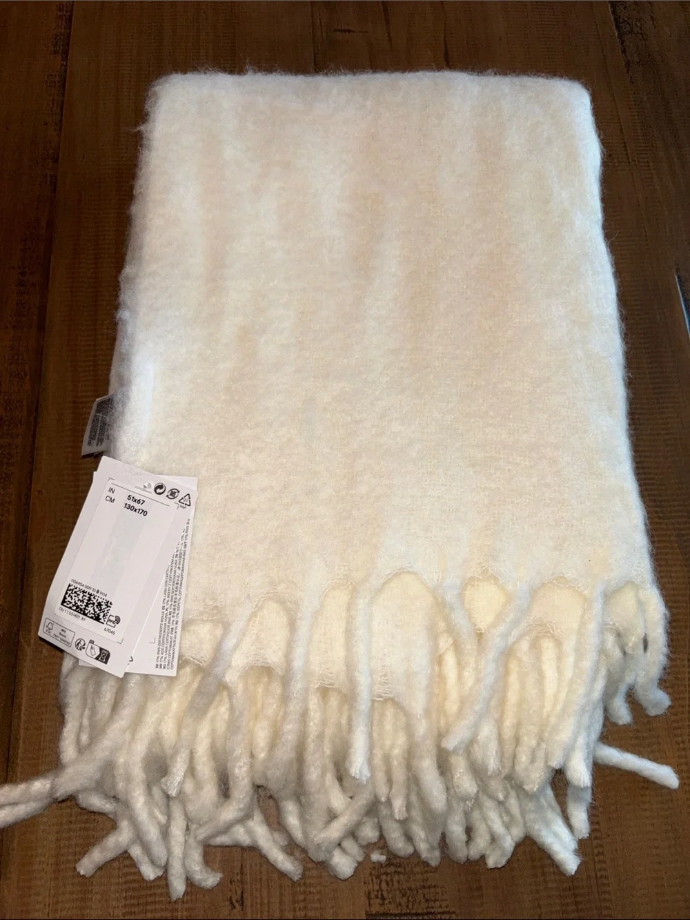H & M Home Soft Cream Fringe Throw Blanket nwt!